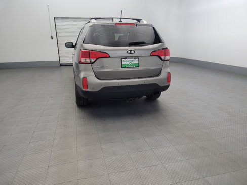 Used 2015 Kia Sorento LX image 6