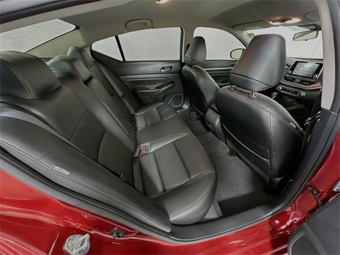 Used 2024 Nissan Altima 2.5 SR image 25
