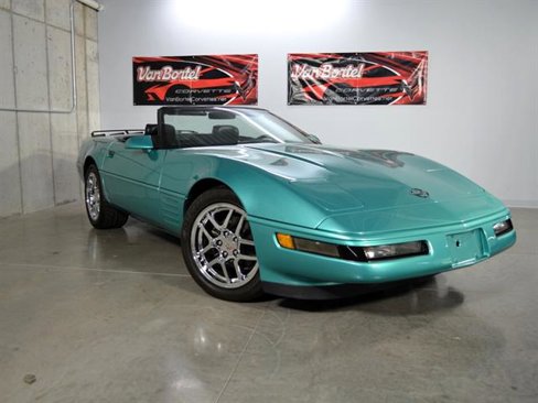 Used 1991 Chevrolet Corvette Convertible image 2