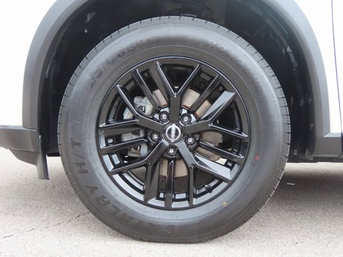 Used 2022 Nissan Rogue S image 17