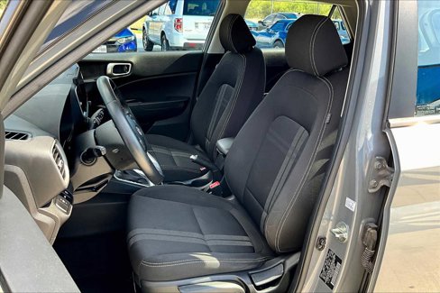 Used 2021 Hyundai Venue SEL w/ Premium Package image 7