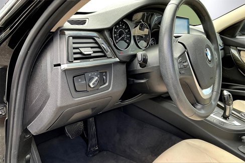 Used 2015 BMW 328i Sedan w/ Premium Package image 18