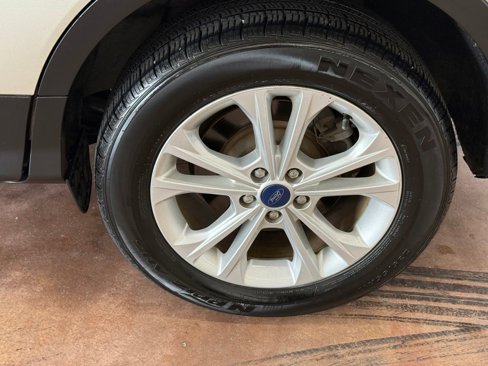 Used 2018 Ford Escape SEL image 21