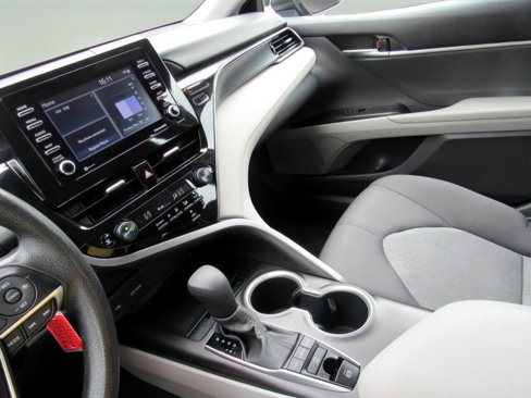Used 2023 Toyota Camry LE image 29