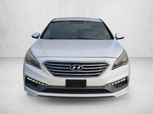 Used 2017 Hyundai Sonata Sport 2.0T image 2