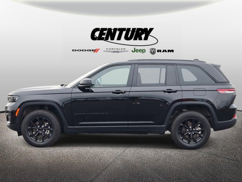 Used 2024 Jeep Grand Cherokee Altitude image 7