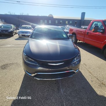 Used 2016 Chrysler 200 Limited image 8