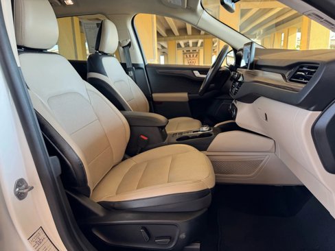Used 2020 Ford Escape Titanium image 26