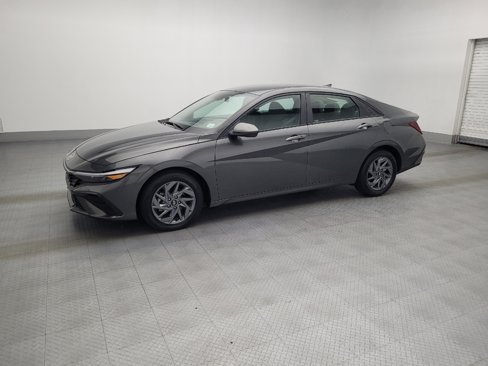 Used 2024 Hyundai Elantra SEL image 2