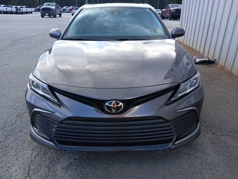 Used 2022 Toyota Camry LE image 8