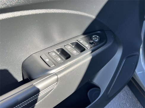 Used 2022 Hyundai Venue Limited image 20