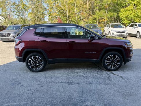 Used 2022 Jeep Compass Limited image 4