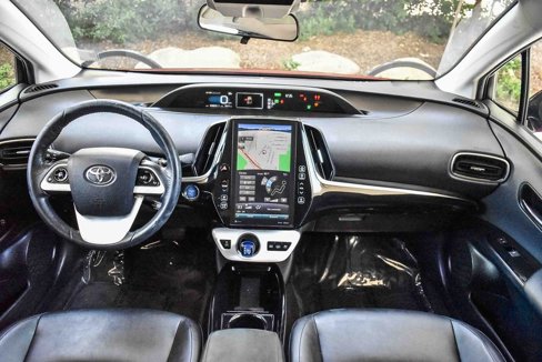 Used 2017 Toyota Prius Prime Premium image 11