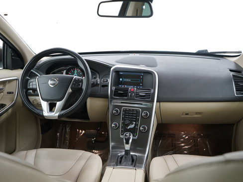 Used 2015 Volvo XC60 T6 Platinum image 12