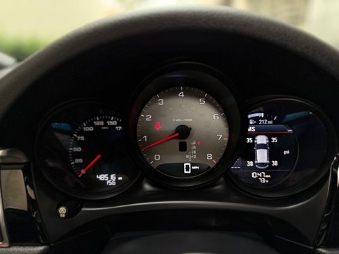 Used 2018 Porsche Macan S image 32