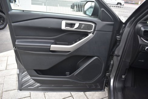 Used 2022 Ford Explorer XLT image 14