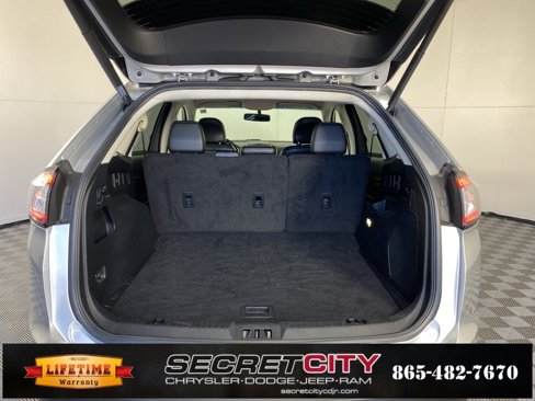 Used 2016 Ford Edge Titanium image 32