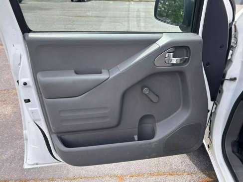 Used 2017 Nissan Frontier S image 22