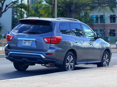 Used 2018 Nissan Pathfinder S image 5