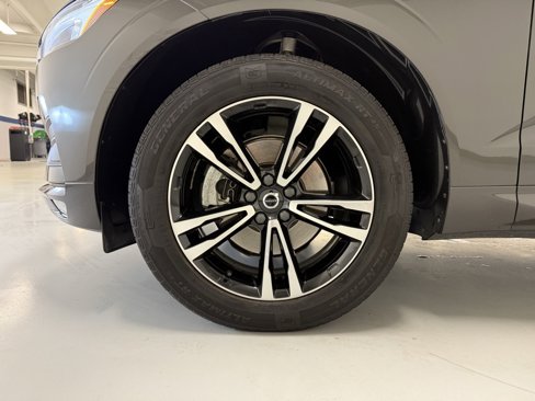 Used 2021 Volvo XC60 T5 Momentum w/ Protection Package image 10