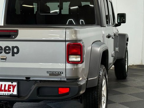 Used 2020 Jeep Gladiator Sport w/ Quick Order Package 24S image 10