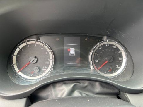 Used 2021 Toyota Highlander L image 16