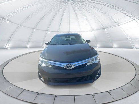 Used 2012 Toyota Camry LE image 2