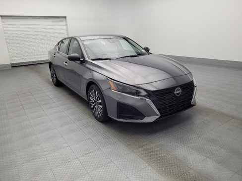 Used 2024 Nissan Altima 2.5 SV image 13