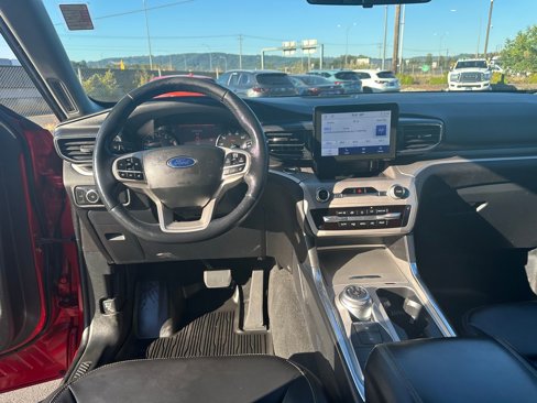 Used 2022 Ford Explorer XLT w/ Equipment Group 202A image 16