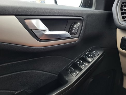 Used 2022 Ford Escape SEL image 23