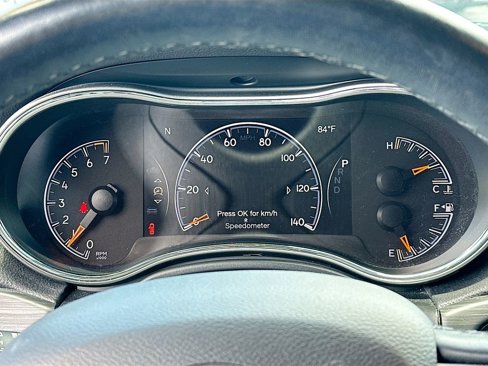 Used 2021 Jeep Grand Cherokee Laredo X image 12