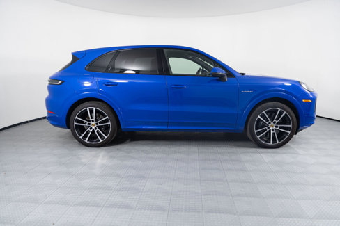 Used 2024 Porsche Cayenne E-Hybrid image 4
