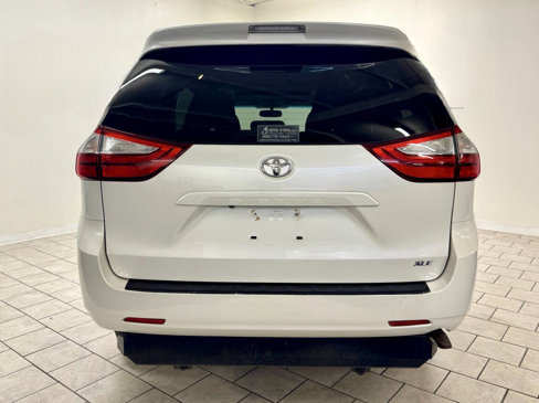 Used 2015 Toyota Sienna XLE image 13