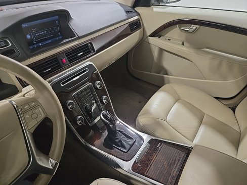 Used 2015 Volvo XC70 T6 Premier Plus image 12