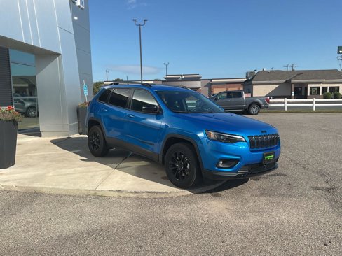 Used 2023 Jeep Cherokee Altitude Lux image 7