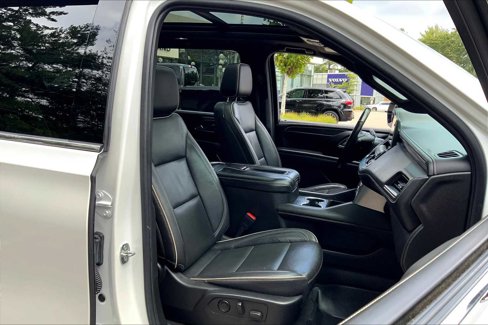 Used 2021 GMC Yukon XL SLT w/ SLT Premium Package image 7