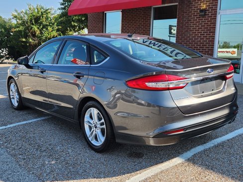 Used 2018 Ford Fusion SE w/ Fusion SE Technology Package image 11
