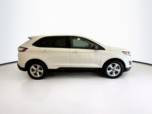 Used 2017 Ford Edge SE image 7