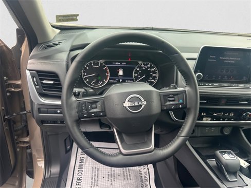 Used 2025 Nissan Rogue SV image 12