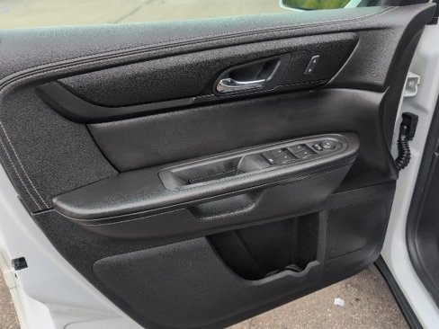Used 2017 Chevrolet Traverse LT w/ Style and Technology Package image 14
