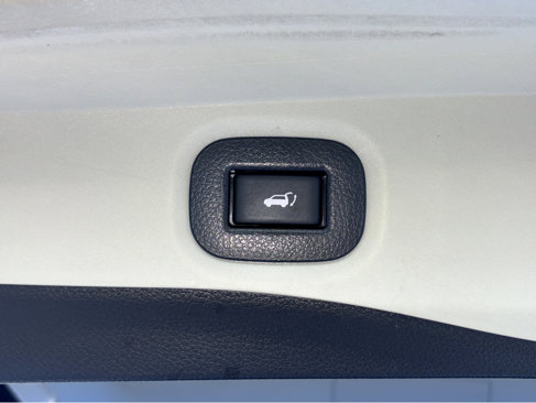 Used 2019 Nissan Rogue SV w/ Premium Package image 32
