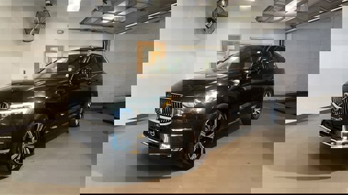 Certified 2023 Volvo XC60 B5 Plus w/ Climate Package image 1
