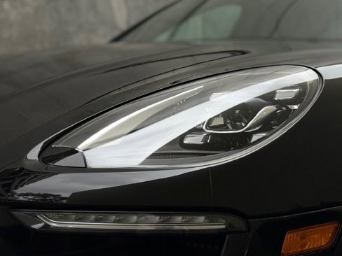 Used 2018 Porsche Macan S image 8