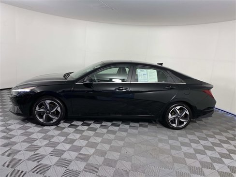 Used 2022 Hyundai Elantra SEL w/ Convenience + Premium Package image 5