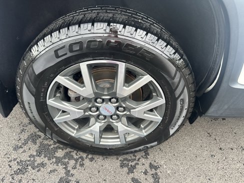 Used 2020 GMC Acadia SLE w/ Driver Convenience Package image 19