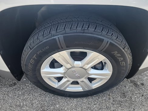 Used 2016 GMC Terrain SLE image 42