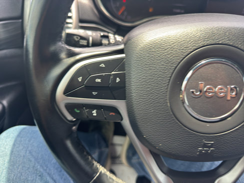 Used 2021 Jeep Grand Cherokee Laredo X image 21