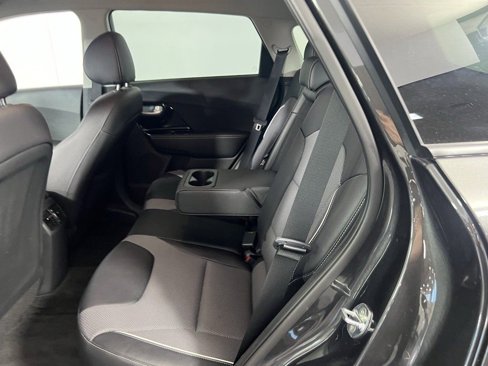 Used 2022 Kia Niro EX image 28