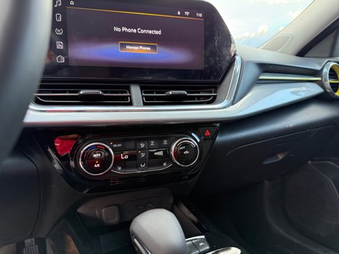 Used 2024 Chevrolet Trax LT w/ Driver Confidence Package image 26