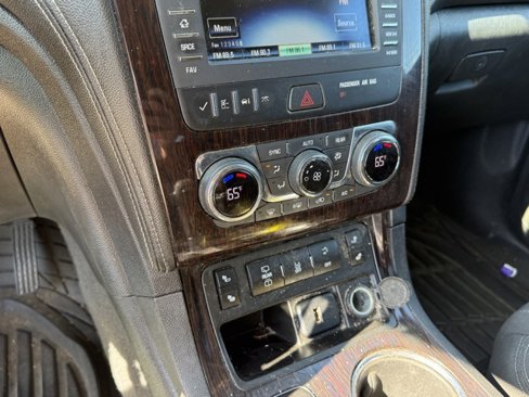 Used 2016 Chevrolet Traverse LT image 22